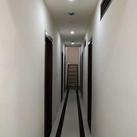Sadguru Lodge Мумбаї Екстер'єр фото