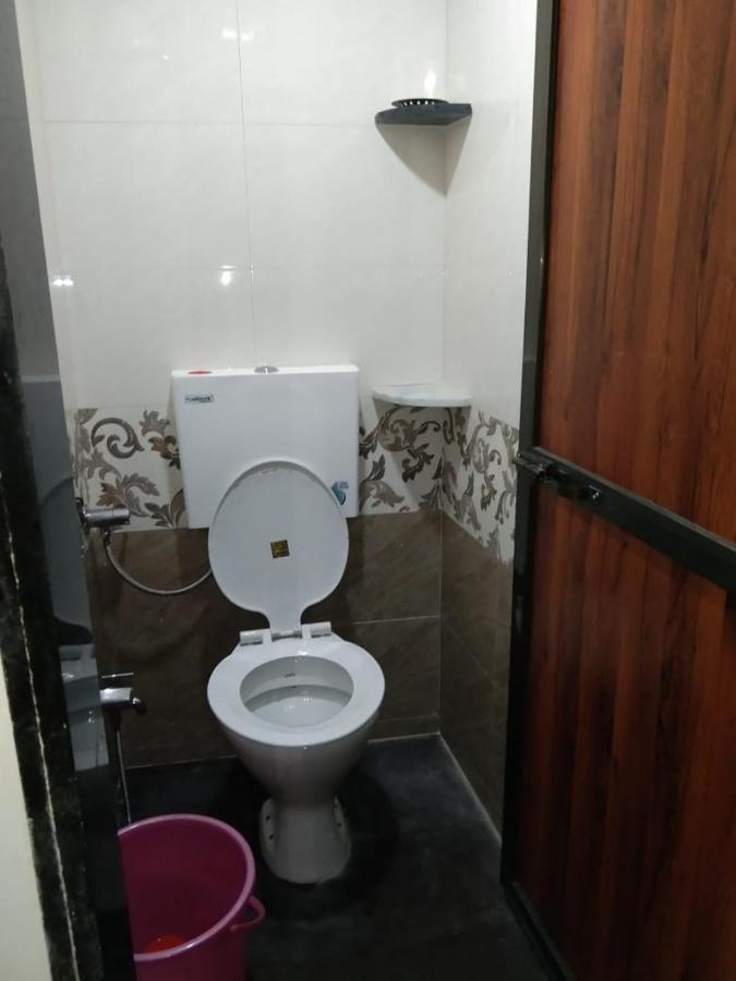 Sadguru Lodge Мумбаї Екстер'єр фото