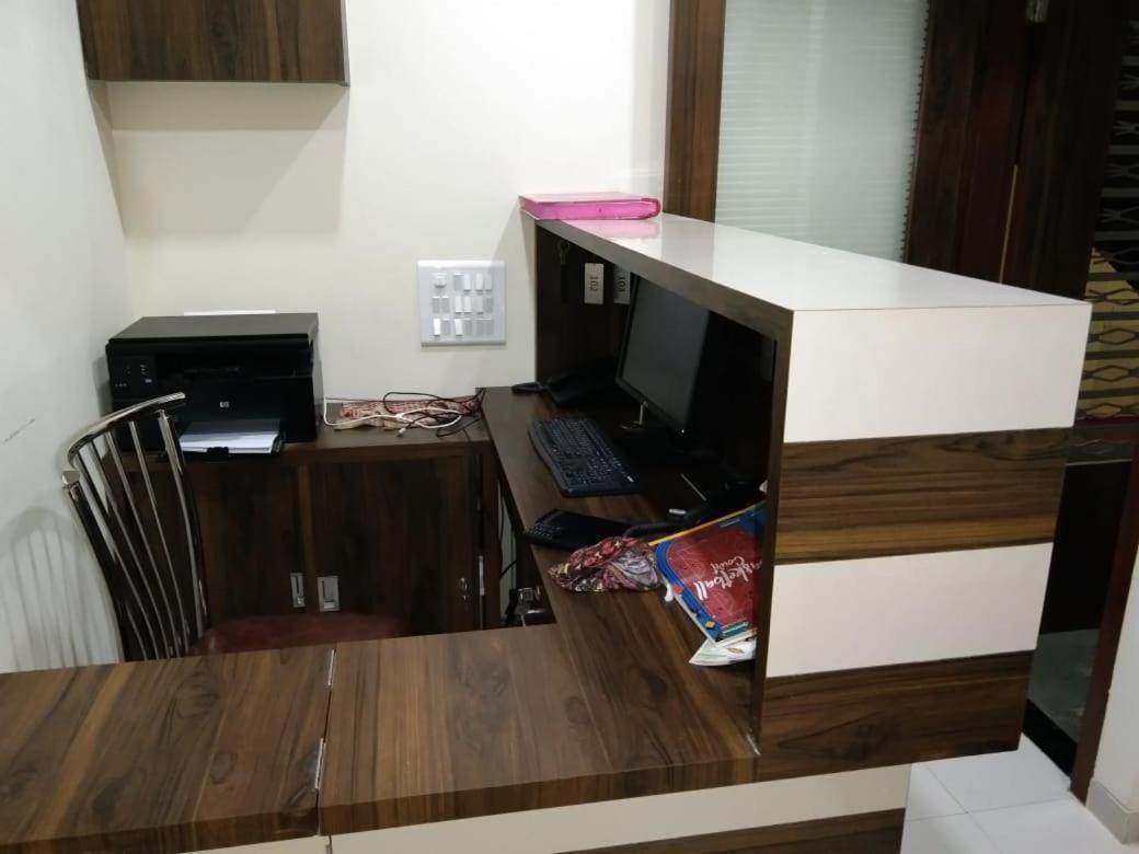 Sadguru Lodge Мумбаї Екстер'єр фото