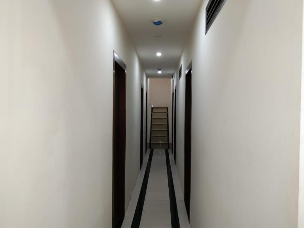 Sadguru Lodge Мумбаї Екстер'єр фото